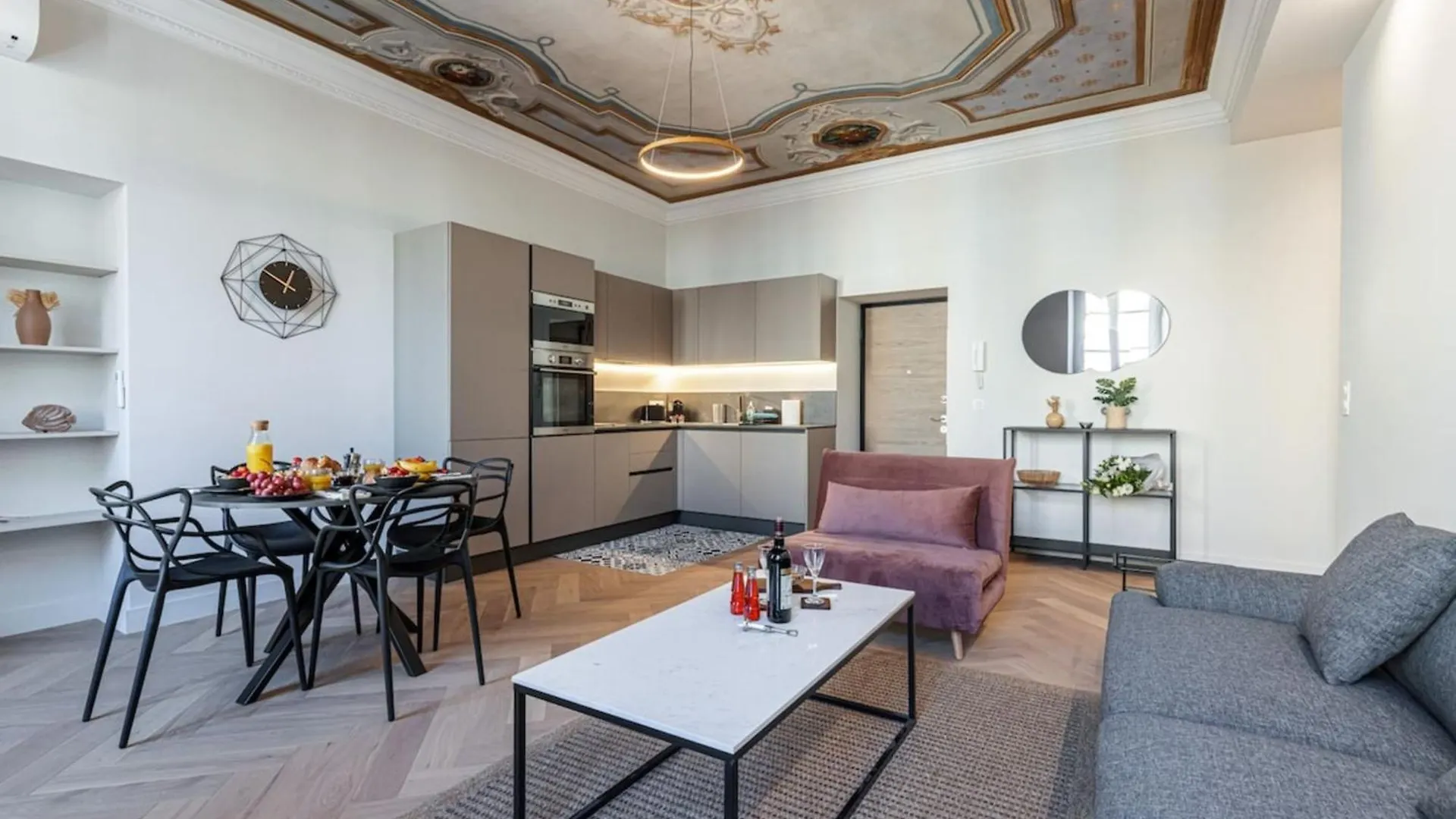 Philibert - Traditional Apart With Historical Fresco 尼斯 0*,  法国