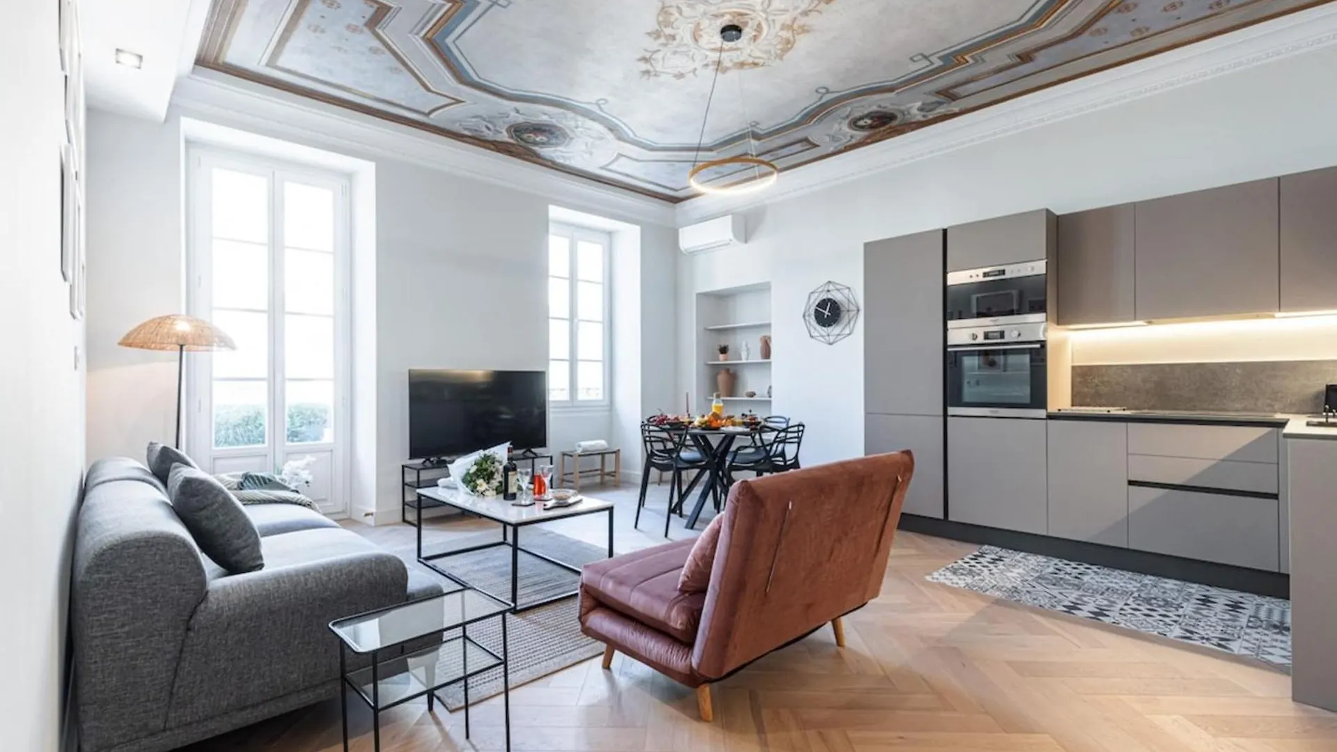 Philibert - Traditional Apart With Historical Fresco 尼斯
